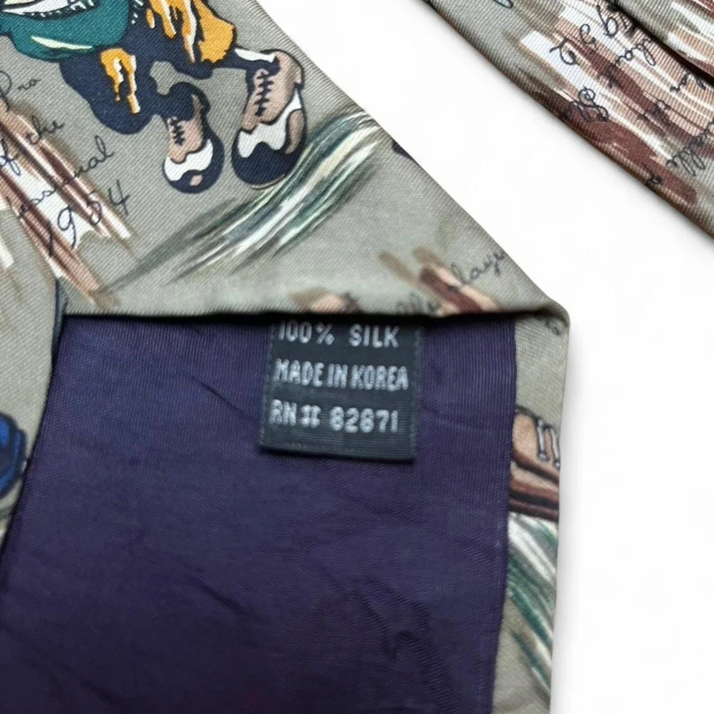 Looney Tunes vintage 100% silk tie
